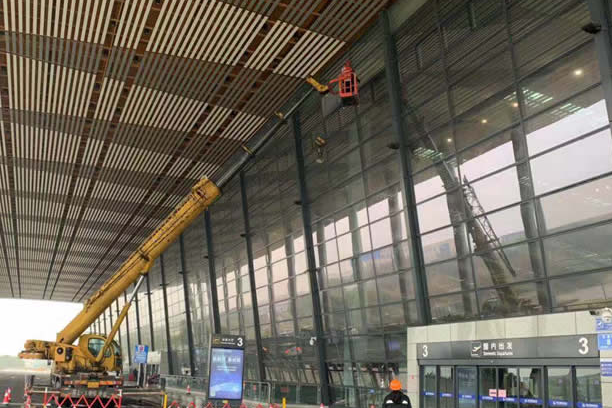 神湾镇玻璃幕墙维护和保养